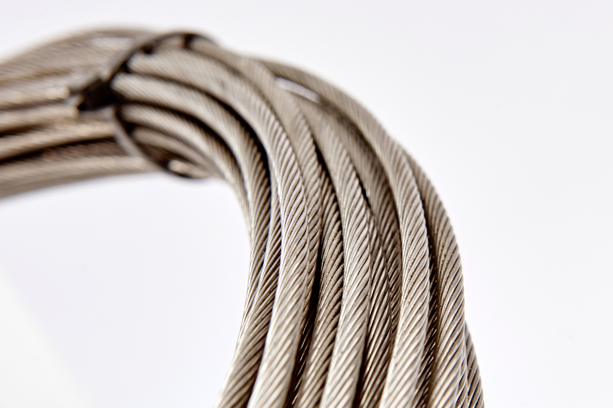 Stainless Steel DTD 189A is available in bars and wire rope
